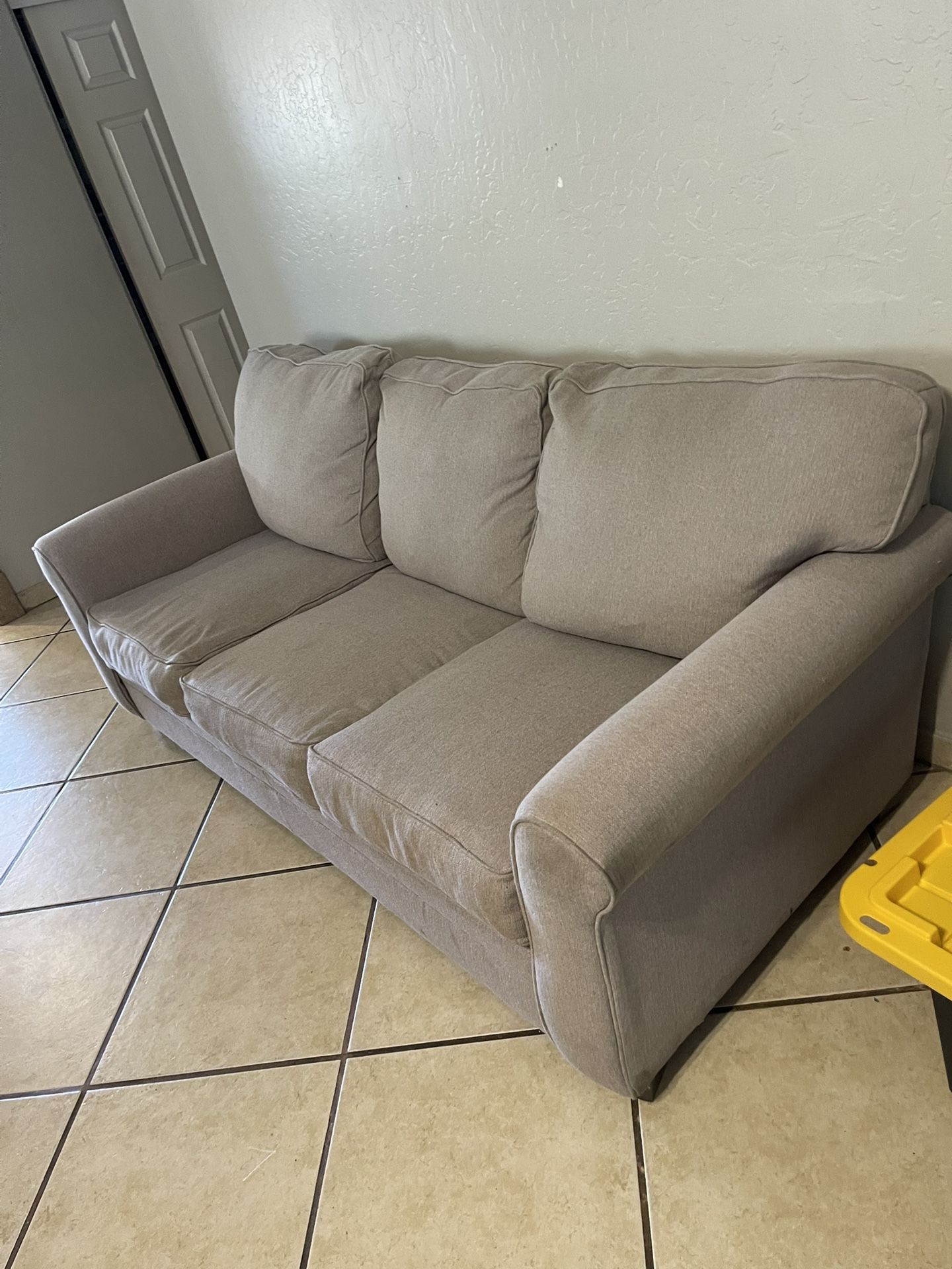 Sofá / Couch