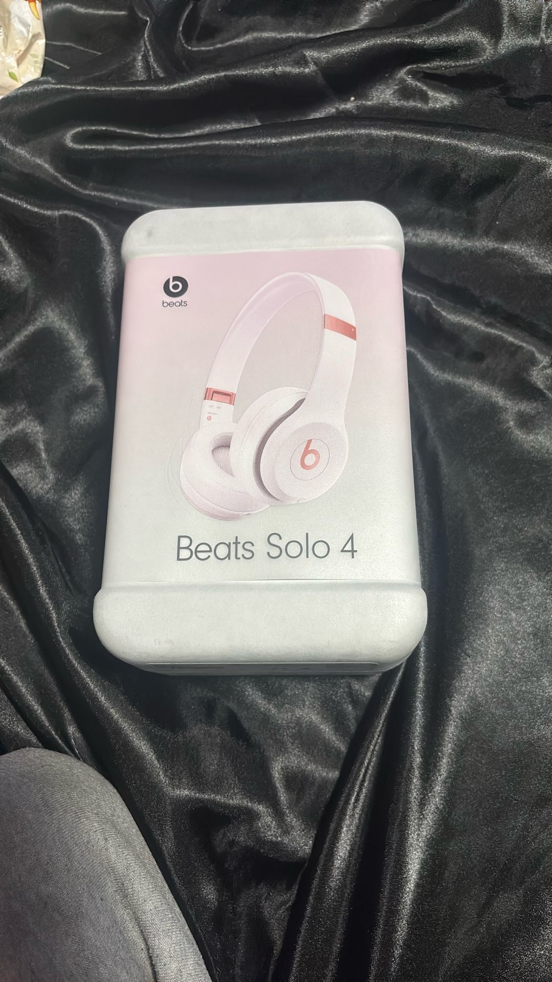 Beats Solo 4 