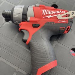 Milwaukee Two Speed Drill Driver 1/4” Hex 12v 2402. 