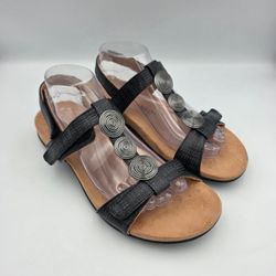 Vionic Farra Black Patent Sandals Round Medallion Accents Women's Size 9.5