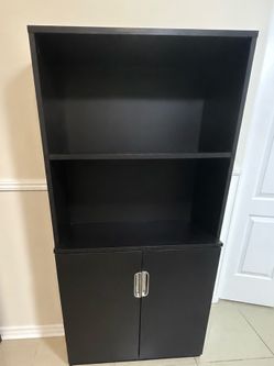 Bookcase/cabinet