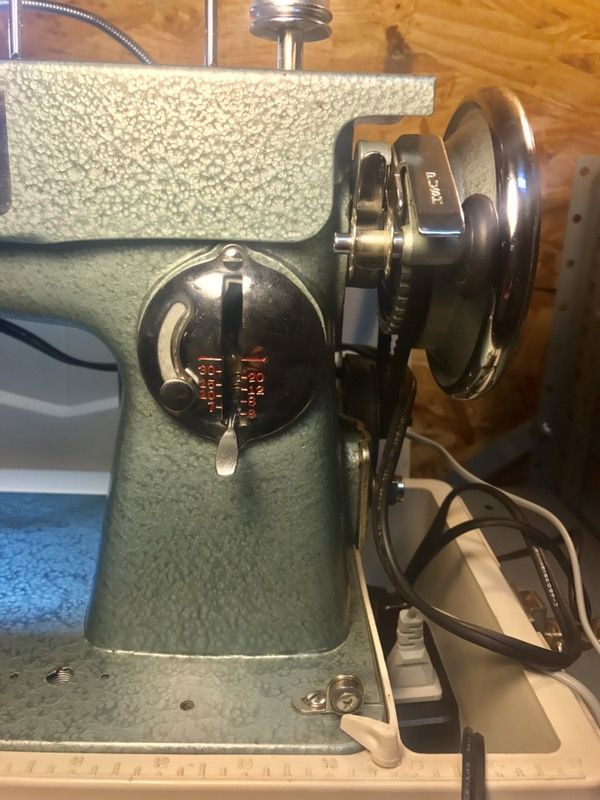 THOMPSON MINI WALKING FOOT PW 103AGBP SEWING MACHINE / CASE for Sale