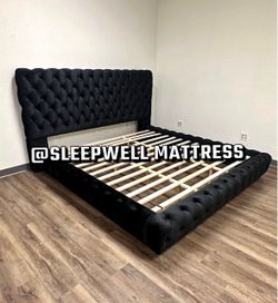 New king bed with mattress