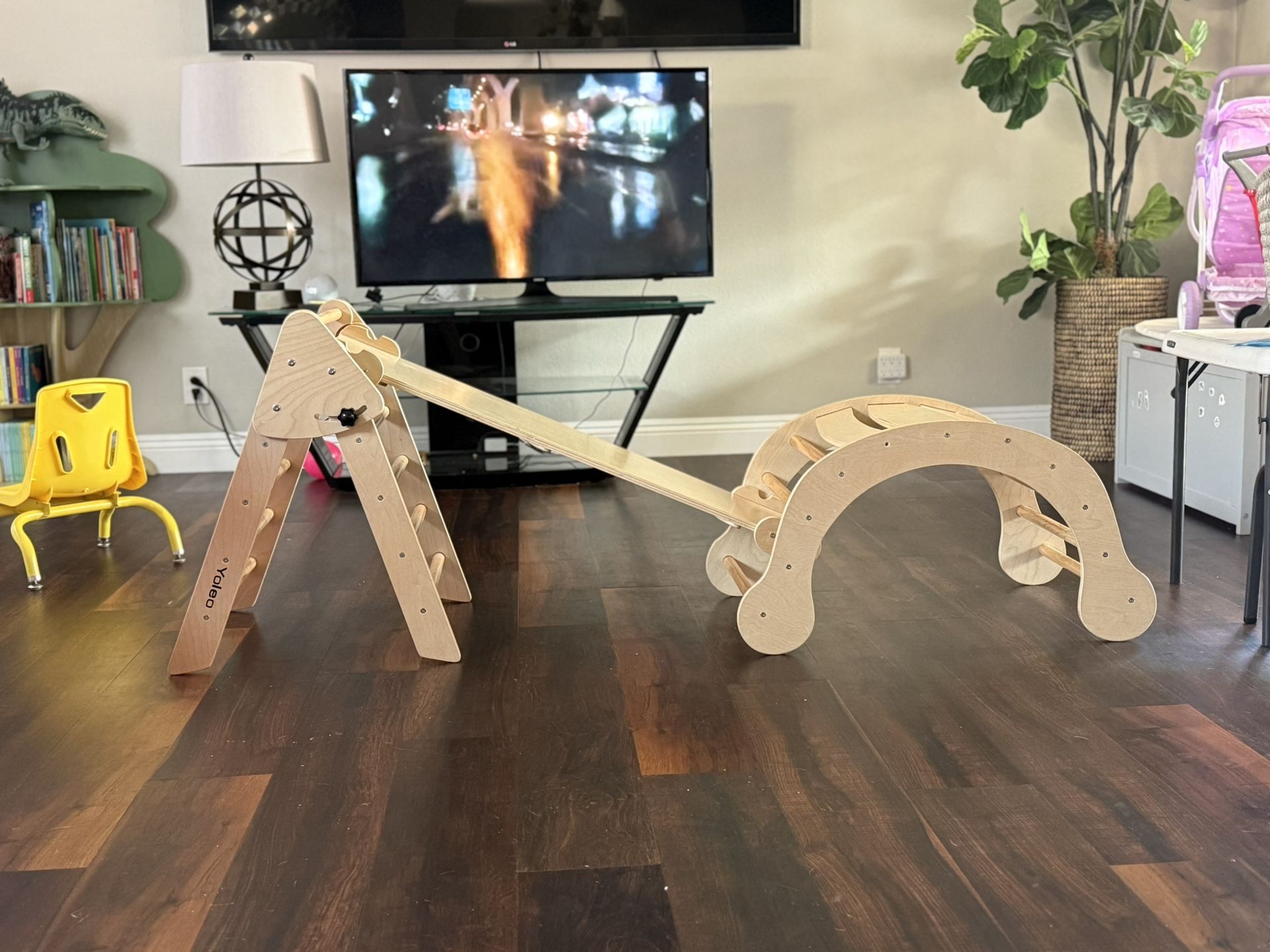 CHILD/TODDLER WOODEN CLIMBING SET