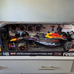 Maisto Tech R/C Red Bull RB19 Formula 1 Max Verstappen RC Car New