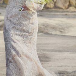 USED WEDDING DRESS - SIZE 6 - PETITE