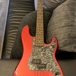 Bass guitar