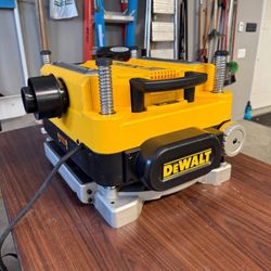 Dewalt DW735 Thickness Planer