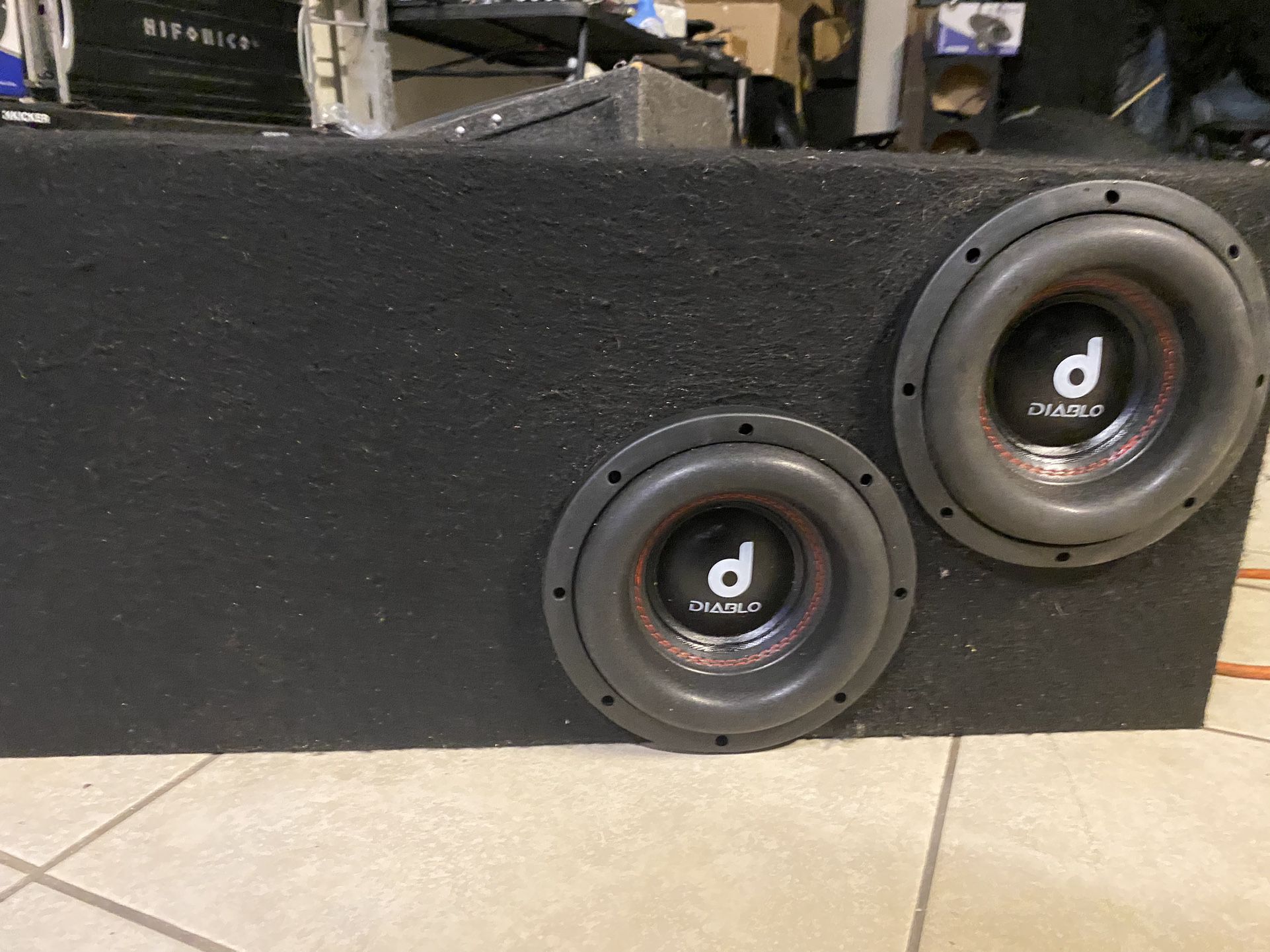 Speakers In Ported Box 