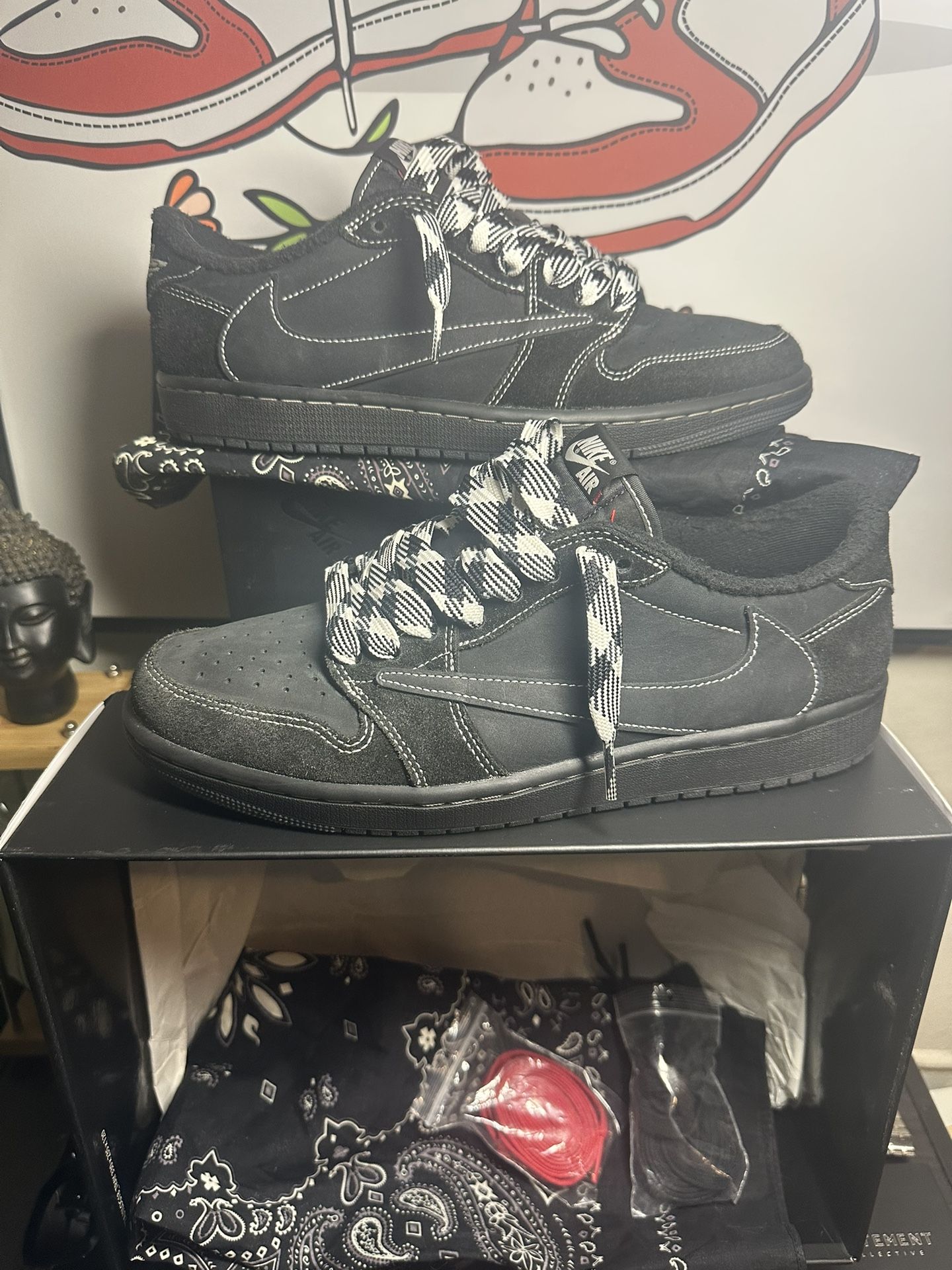 Travis Scott Black Phantom