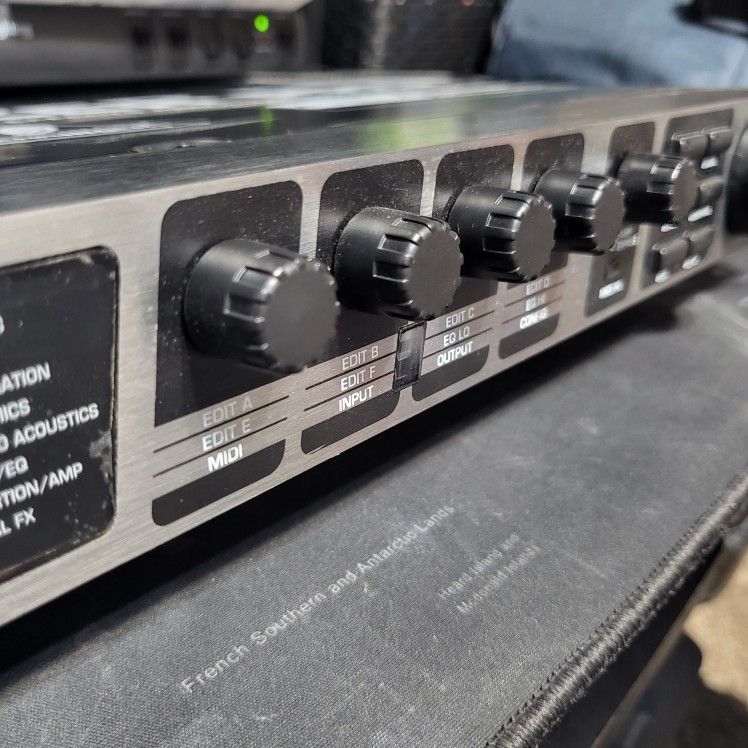 Behringer Virtualizer Pro DSP2024P 24 Bit Multi-Engine Effects Processor
