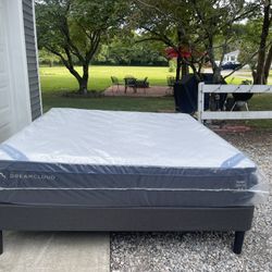 DreamCloud Premier King Mattress
