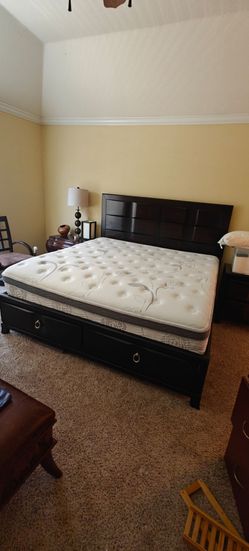 Free king size bed + mattress