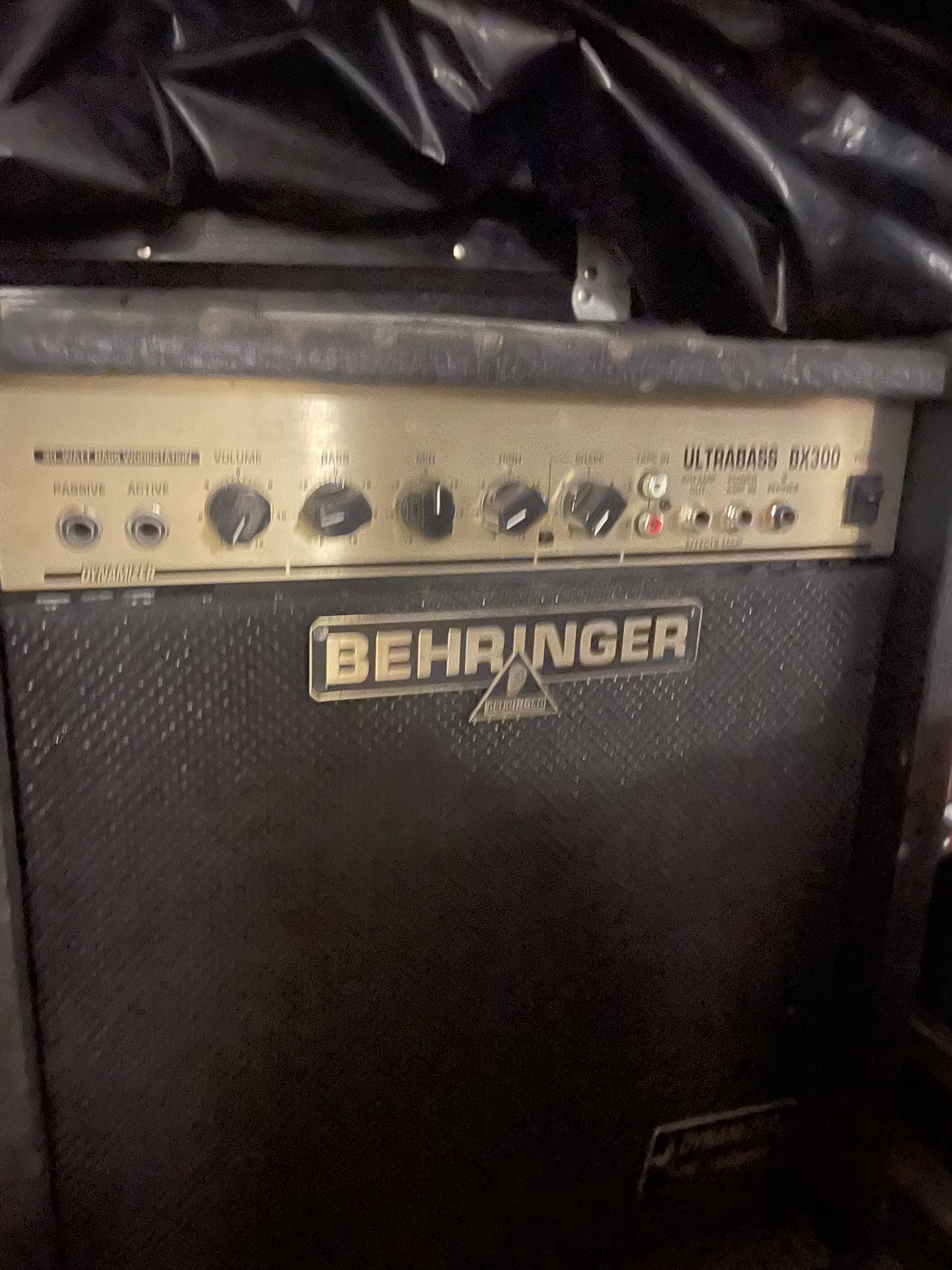 Behringer Ultrabass BX300