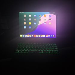 Ipad M4 11' With Keyboard 