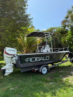 Robalo R2020 (2019 Evinrude 150)