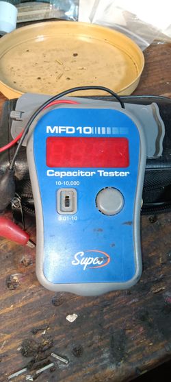 Capacitor tester with case