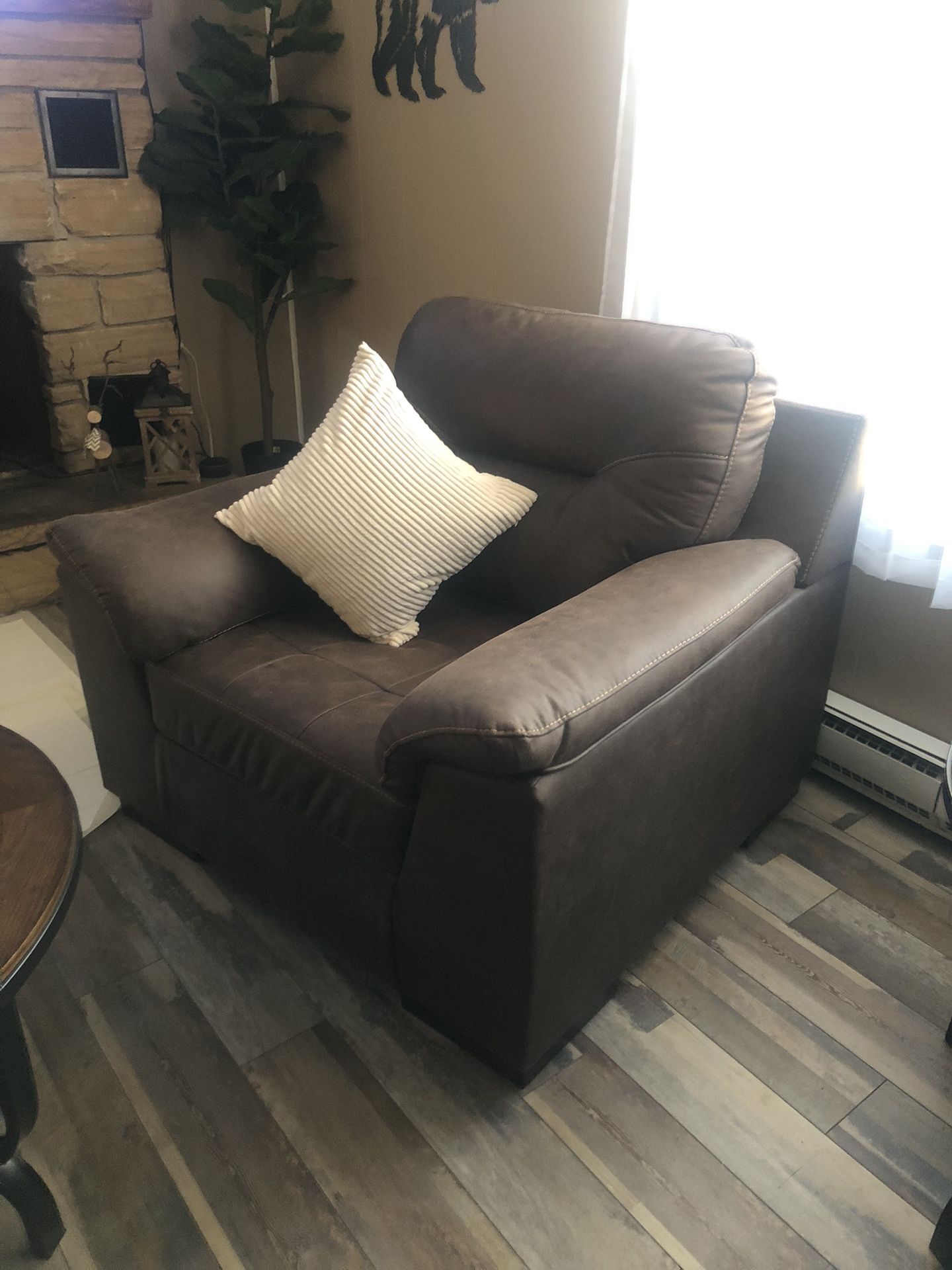 Oversized Chair Brown