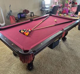 6ft pool table w/ accessories