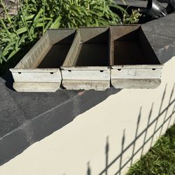 VINTAGE ANTIQUE METAL TOTE / DRAWER BINS BOXES RUSTED PATINA