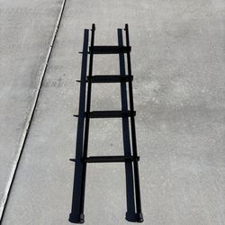 RV bunk ladder