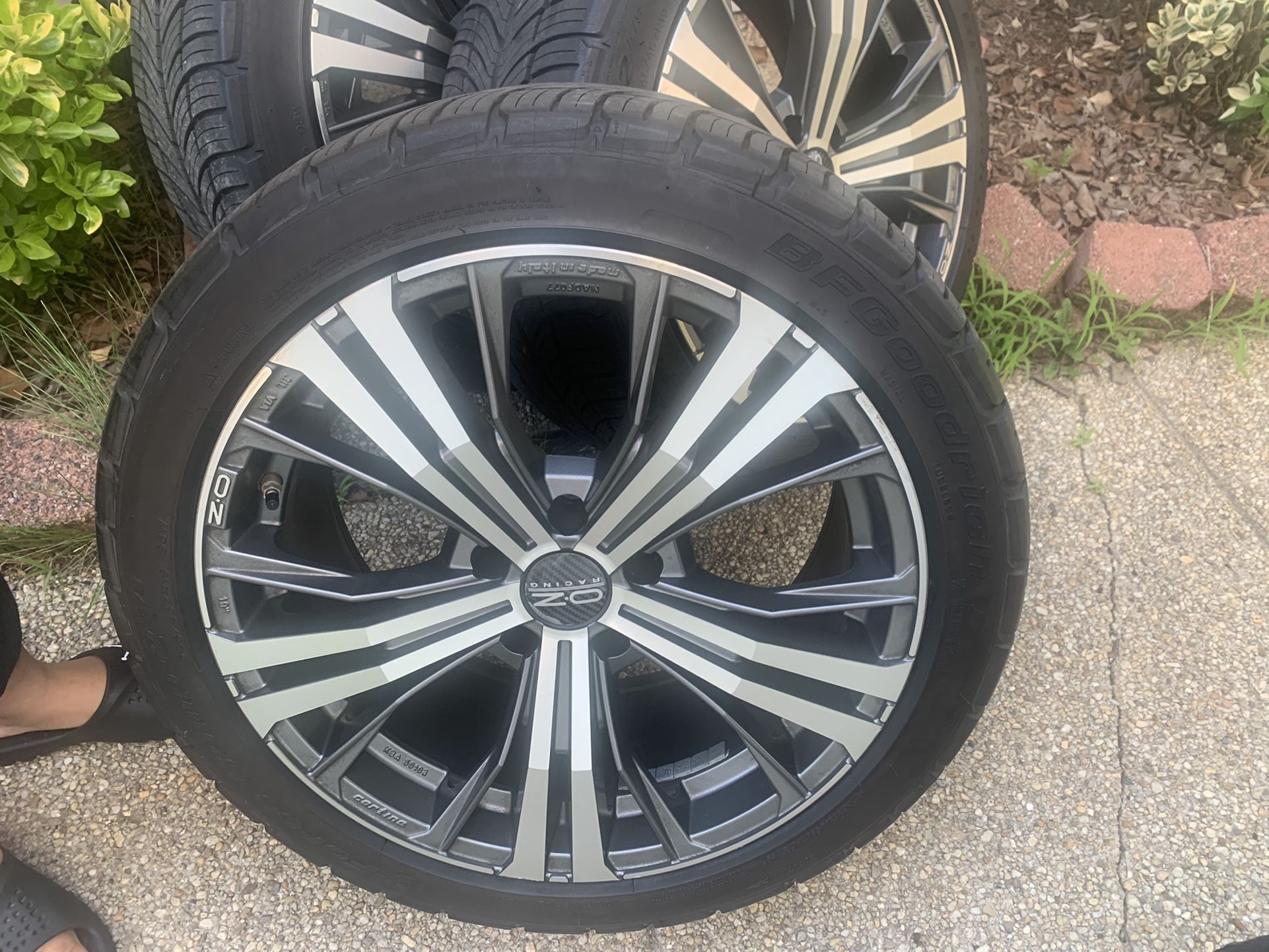 Lexus LS 460 Rwd 20 Inch Rims