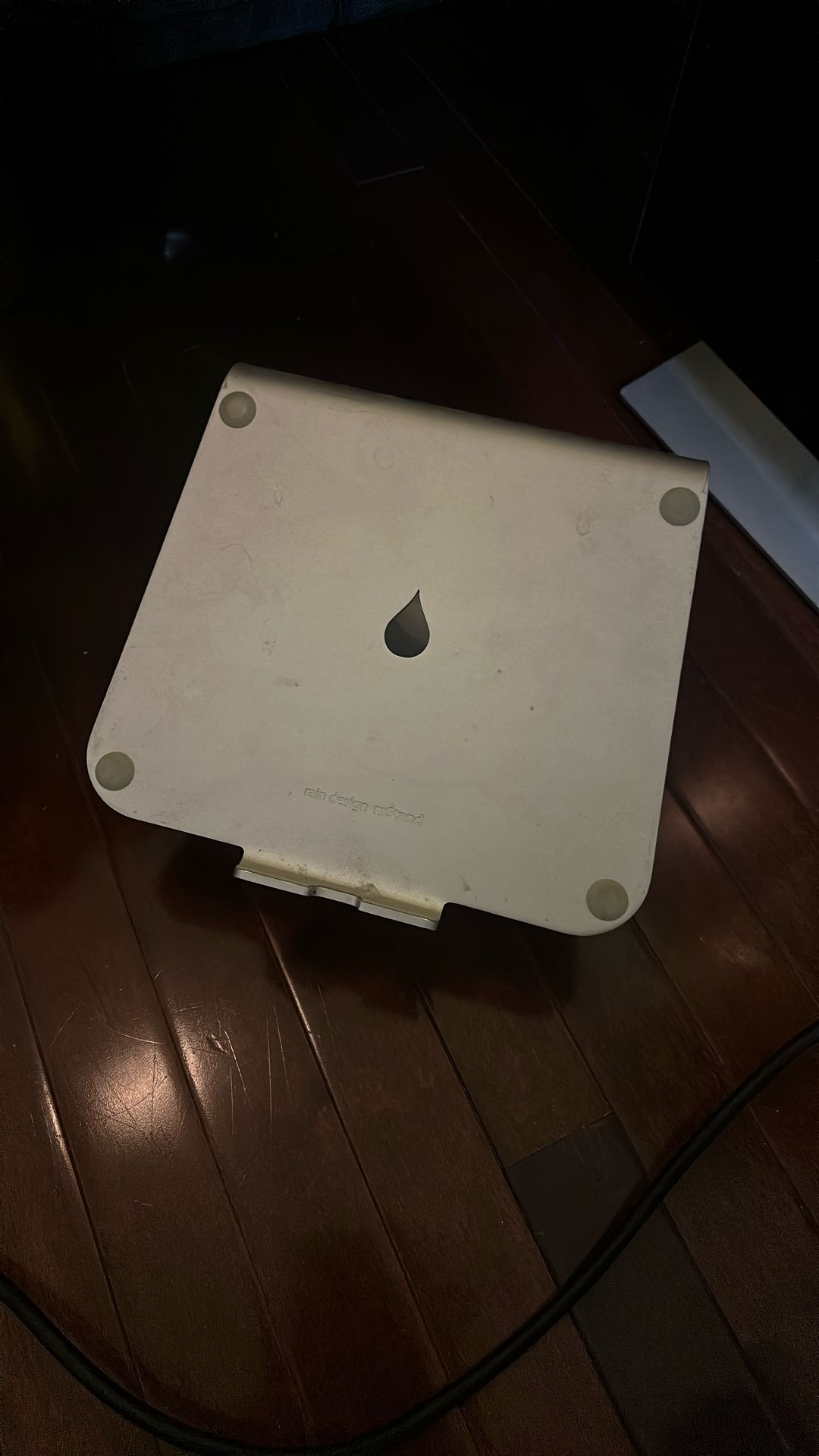Rain Laptop Stand
