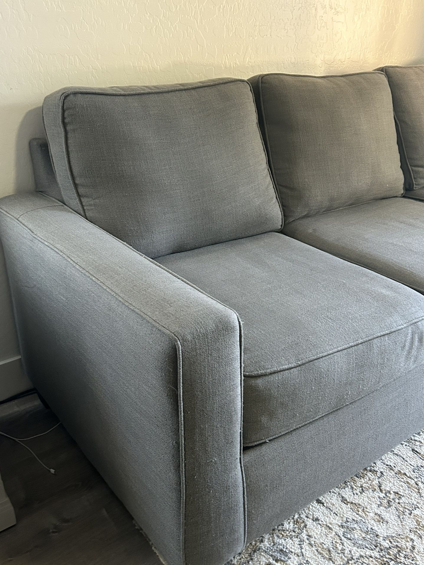 Comfy Grey Sofa for Sale - Cat-Friendly Home!
