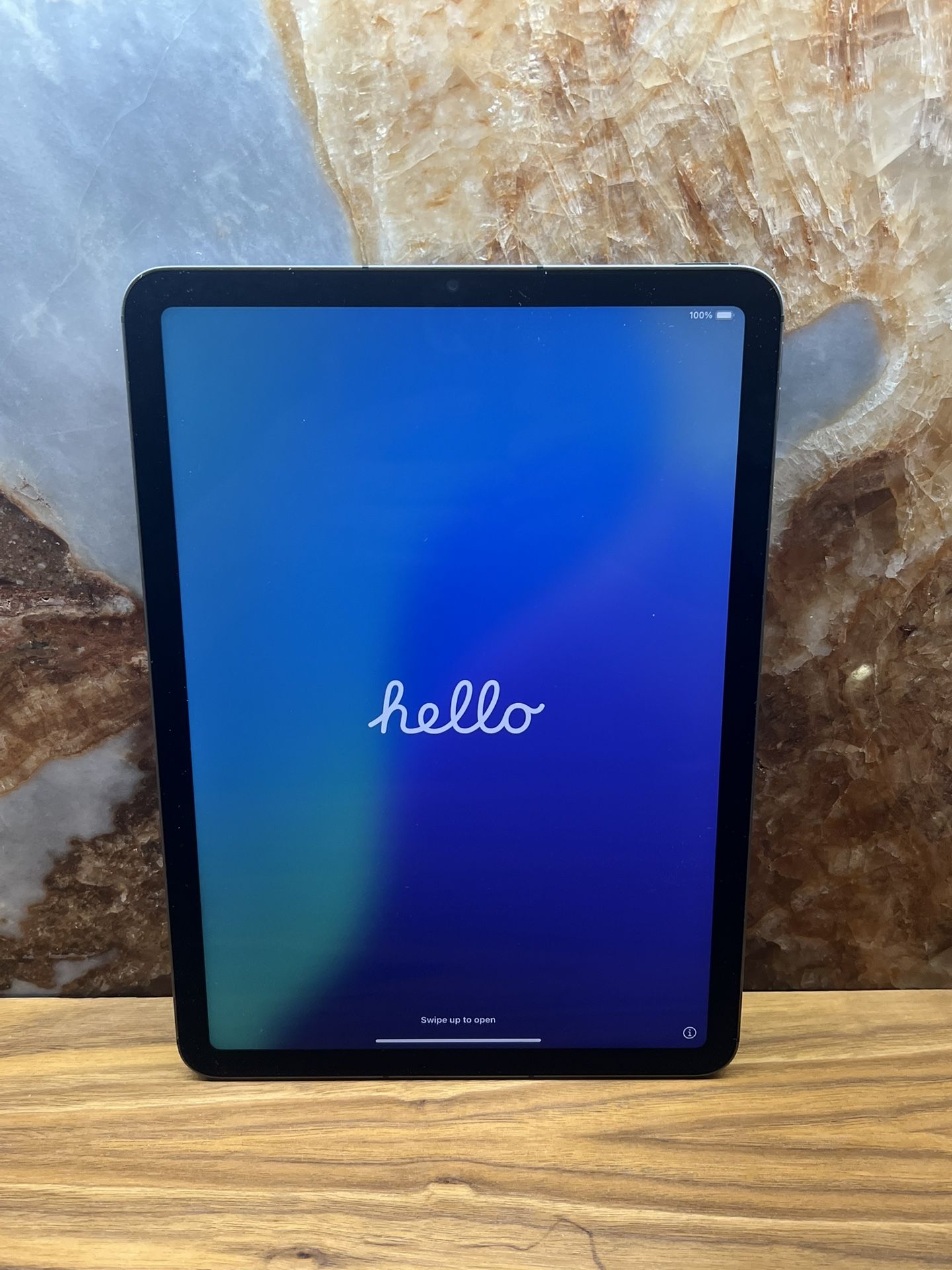 Apple iPad Air 5th Gen. 256GB, 10.9 Gray (Unlocked) A2589 Cellular