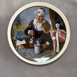 Norman Rockwell Mothers Day 1982 With Certificate 