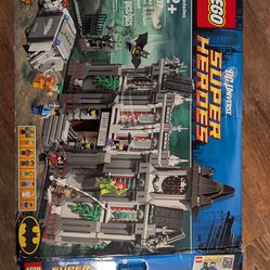 Lego 10937 Batman Arkham Asylum Breakout - Bag 1&2 Opened The rest is sealed
