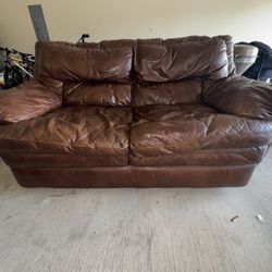 High-Quality Leather Loveseat – 6ft, Great Condition