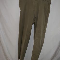 Mens 42x32 tank khaki Dockers pants 