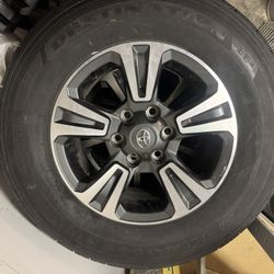 265 65  R17  All 4 Toyota Rims And Tires   6-7 Outta 10  Is the Wear On Tires 
