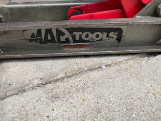 Mac flor jack  low profile good condition $. 225