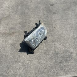 2008 Toyota Tundra Headlight