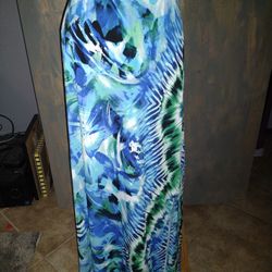 Chico's Blue and Green Abstract Print Maxi Skirt size 2 (US 10)
Beautiful Chico's maxi skirt in size 2