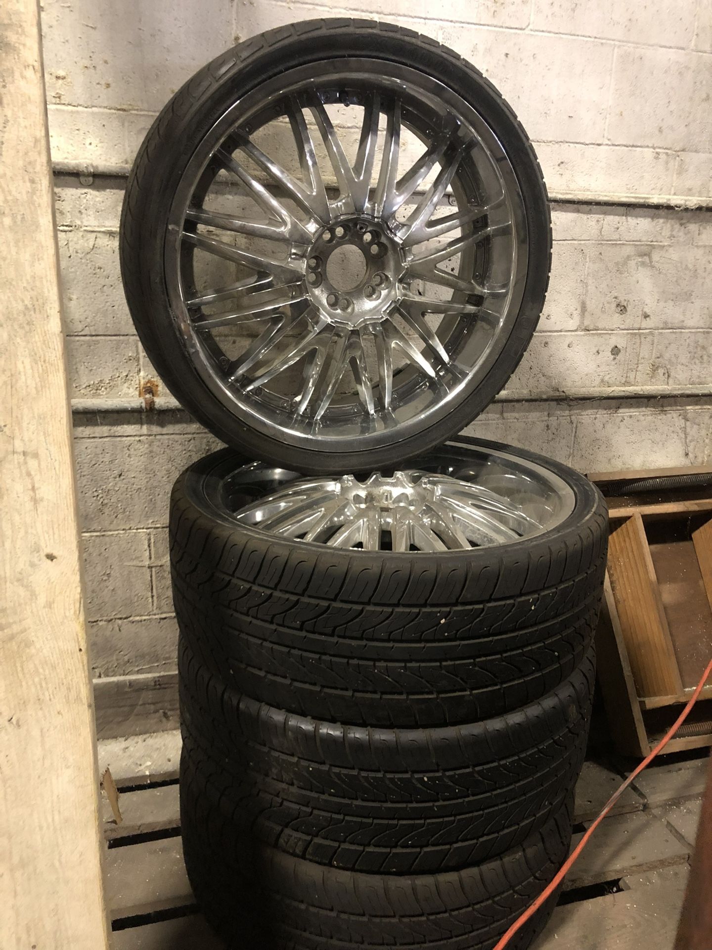 255/30zr22 95W XL Rims/tires