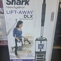 Shark
Navigator Lift-Away DLX Bagless, Corded, Upright Vacuum Cleaner with Detachable Canister and HEPA Filter for Pet Hair