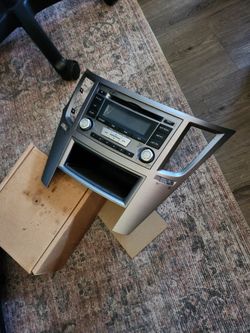 Subaru Outback Radio 2014 With Trim OEM