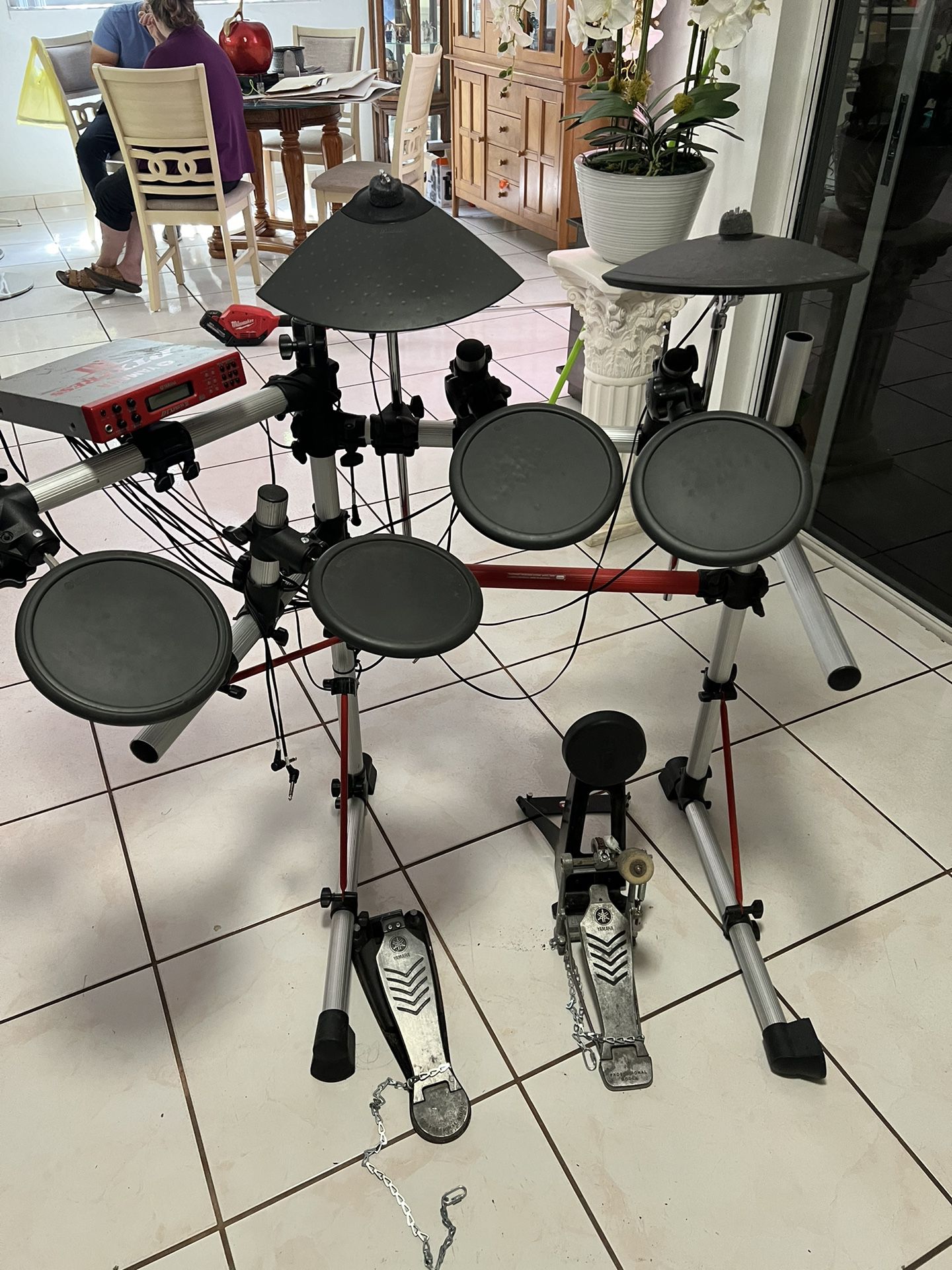 Yamaha Electric Drum Set