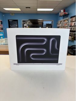 MacBook Pro M5 Pro 24Gb Ram 2TB with Apple warranty till May 2027