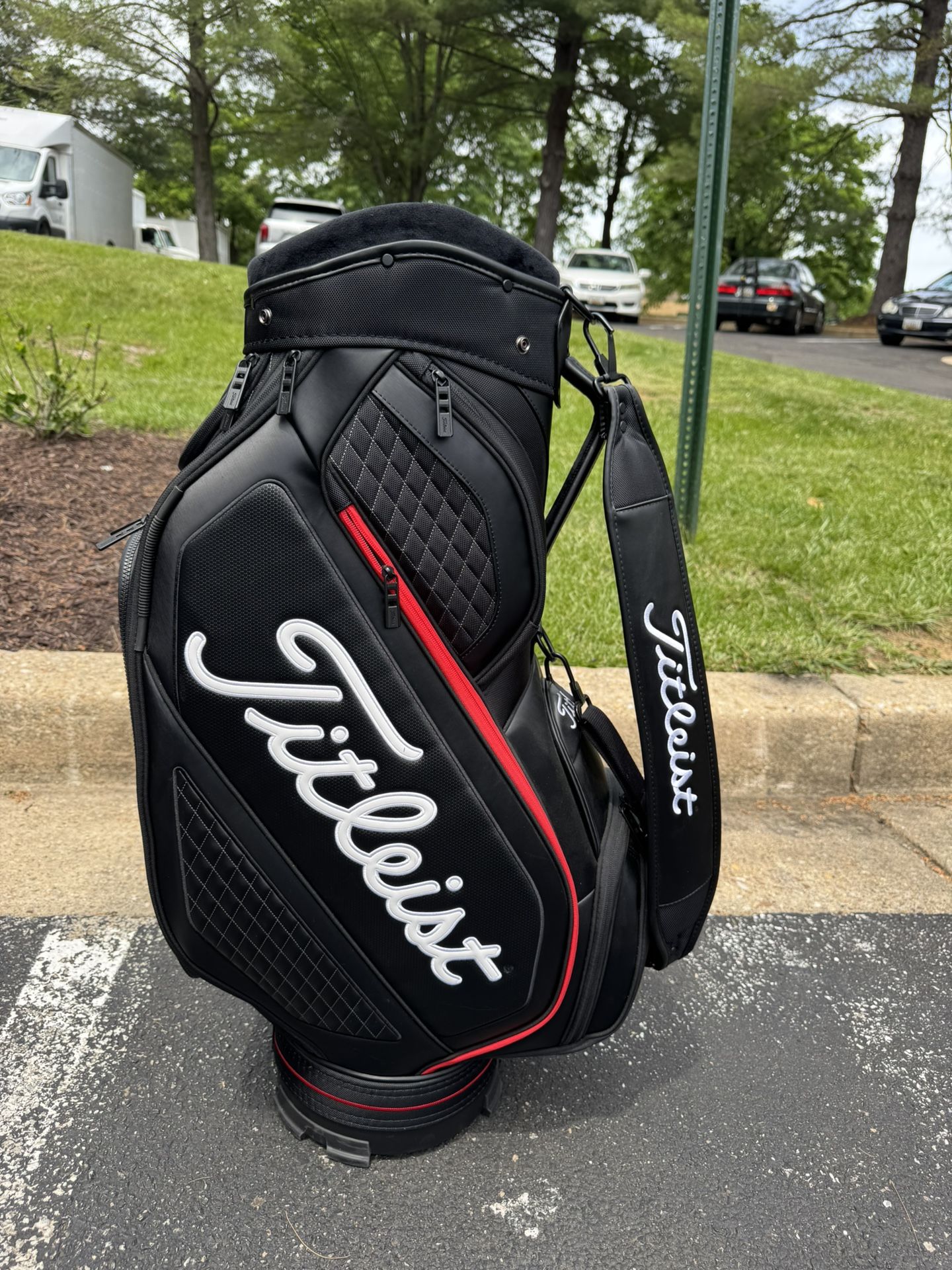 Titleist Golf Tour Staff Black Red White 6 Way Bag