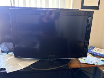 Samsung 32” LCD HDTV