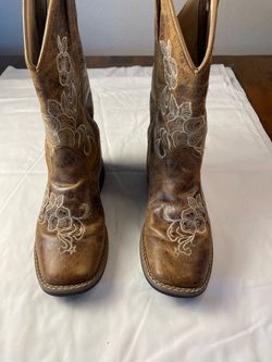 Girl's Shyanne Brown Leather Cowboy Boots Floral Embroidery