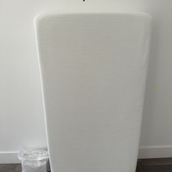 Graco Deluxe Foam Crib and Toddler Mattress w/ 2 additional waterproof mattress covers - $50