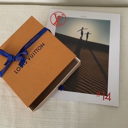 CAJA PEQUEÑA “ LV “ 