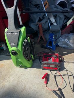 A battery charger n a Presswasher machine