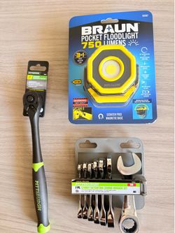 $45 POR TODO juego de llaves de Reversibles Lampara recargable con iman led y Rachet 3/8" NUEVOS