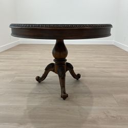 HOOKER Round Pedestal Solid Wood Mahogany Table